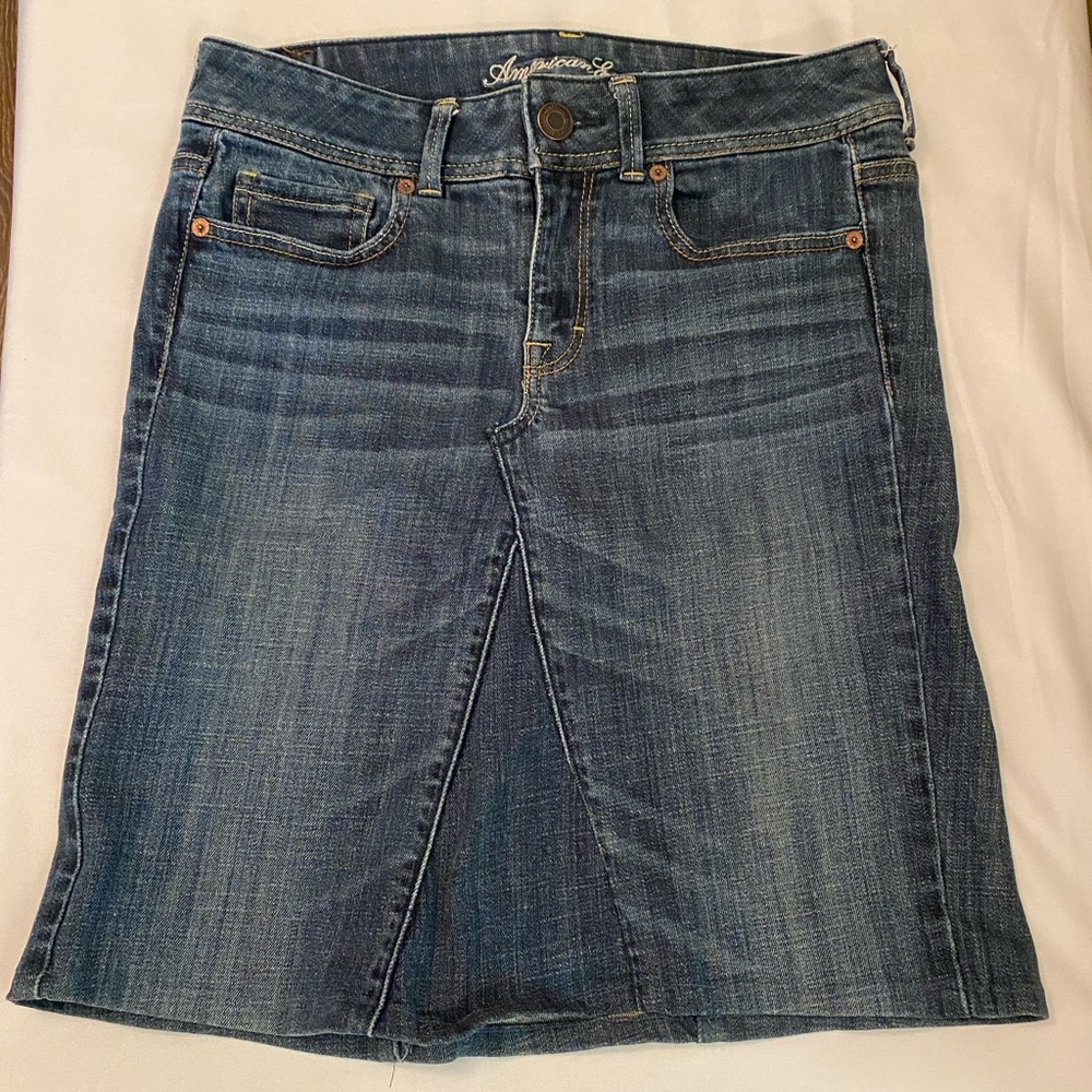 American Eagle Denim skirt Size 6